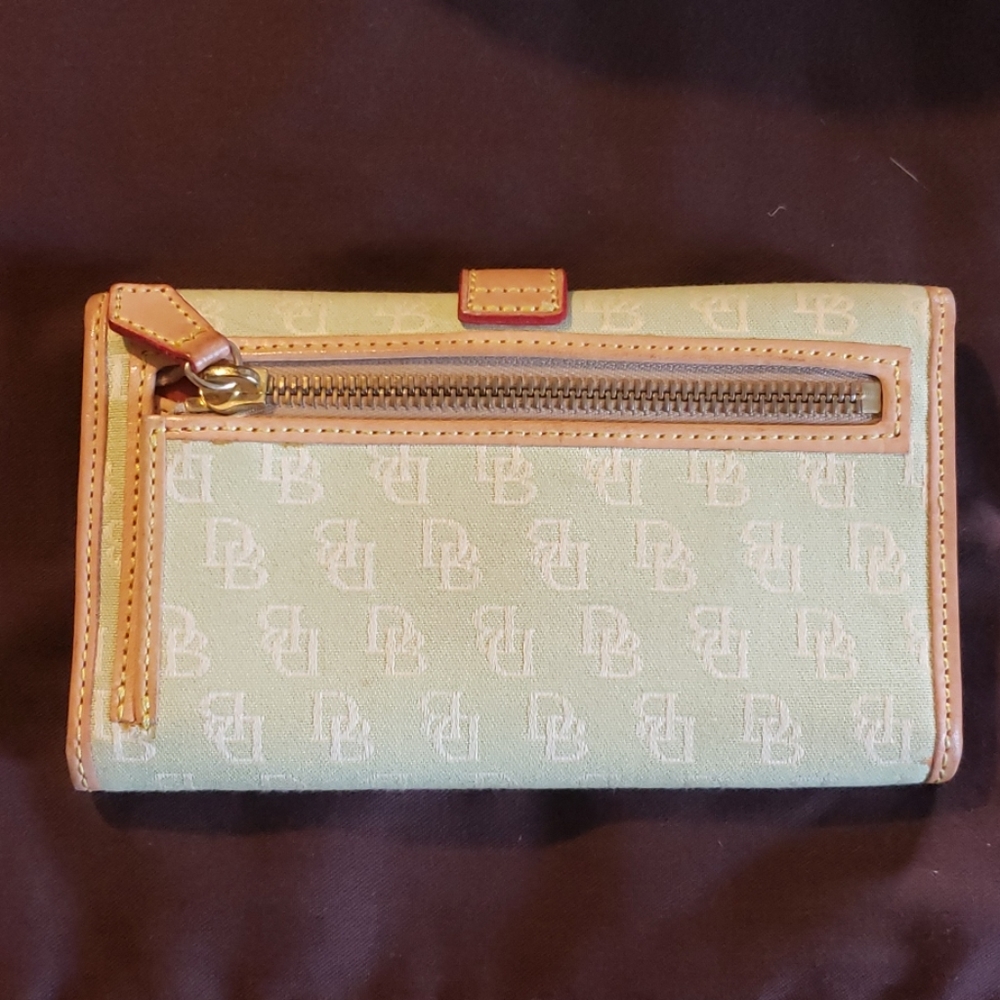 Dooney & bourke set - Picture 3 of 6